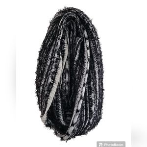 🌺H&M Black White Western Print Infinity Ultra Soft Knit Scarf🌺